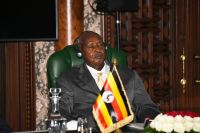 Presidente de Uganda recua em um dos itens do projeto de lei anti-LGBT