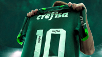 Palmeiras “alimenta” especulações após revelação de que Messi comprou camisa do clube