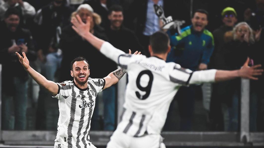 Gatti e Vlahovic comemoram gol contra o Sporting-POR