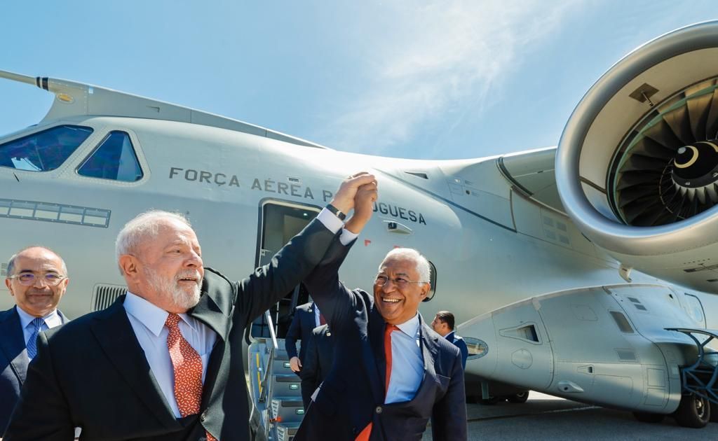António Costa (d), primeiro-ministro de Portugal, e o presidente Luiz Inácio Lula da Silva (PT) (e).