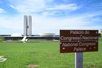 Governo envia ao Congresso modificações na LDO; Planalto quer retirar investimento no PAC da meta fiscal