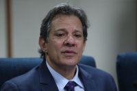 Faixa de isenção do Imposto de Renda pode chegar a R$ 4 mil em 2025, diz Haddad