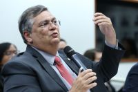 “Quase o Fidel Castro”: Dino brinca com Alckmin por tempo como governador de SP