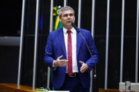 Governo não aceitará deputado bolsonarista na presidência da CPMI, diz Lindbergh