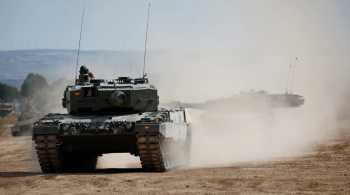 Um total de 40 tripulantes dos veículos e 15 mecânicos também foram treinados na Espanha; veículo é conhecido como Leopard 2