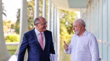 Cúpula do partido se incomoda com a preferência de Lula por seu vice, um "novato" no PSB, como interlocutor nas negociações da reforma ministerial