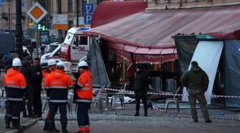 As autoridades estão tentando estabelecer quem pode ter levado o artefato explosivo para o café de São Petersburgo antes de detoná-lo neste domingo (2)