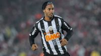 Massagista diz que ajudou Ronaldinho Gaúcho a curar ressacas no Atlético-MG