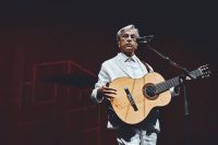 Caetano Veloso vai apresentar o histórico álbum “Transa” em show em novembro em São Paulo