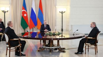 Em uma reunião em Moscou, o premiê armênio Nikol Pashinyan acusou o país azeri de causar uma crise humanitária ao bloquear a única rota terrestre da Armênia para Nagorno-Karabakh