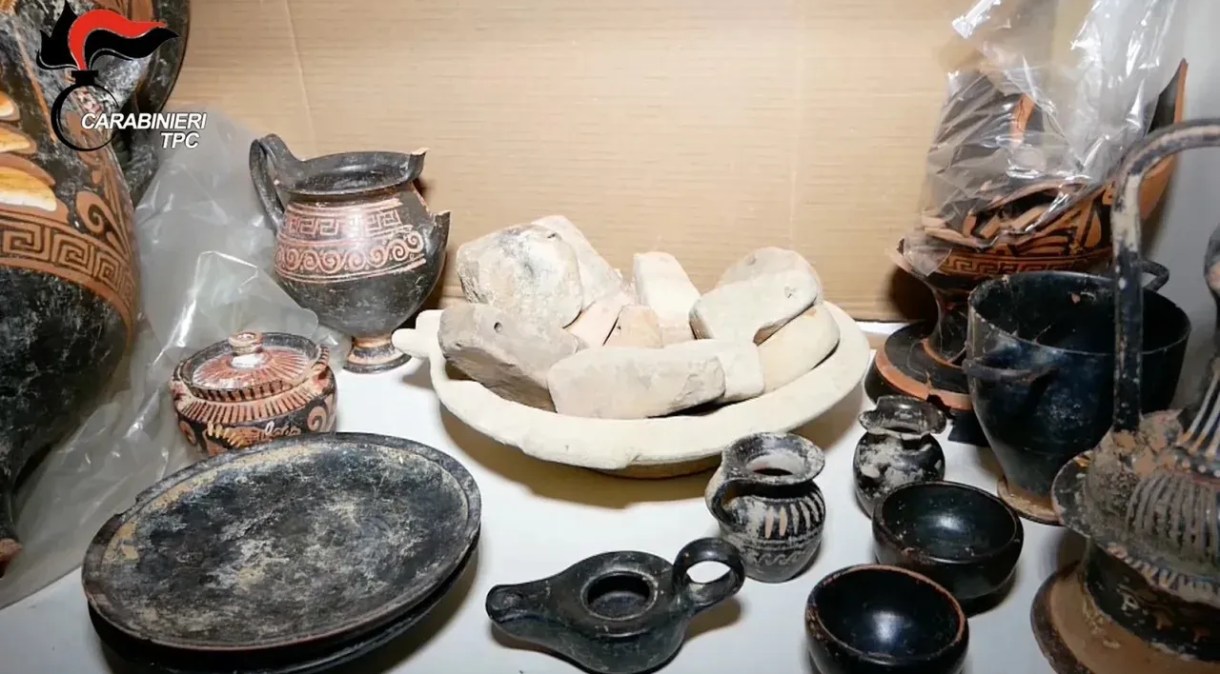 Artefatos históricos são recuperados pela Divulgação/polícia artística italiana, a Carabinieri