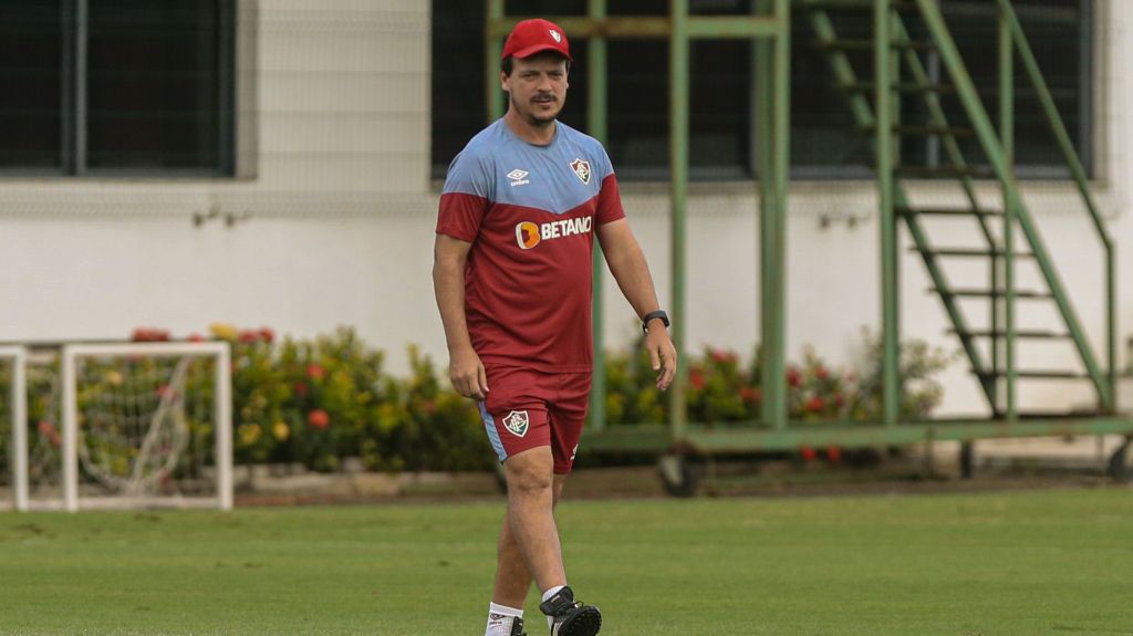 Fernando Diniz no treino do Fluminense