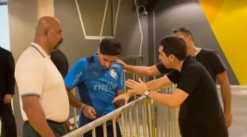 Comandante português pegou o celular da mão do repórter quando fazia um registro na parte interna do estádio