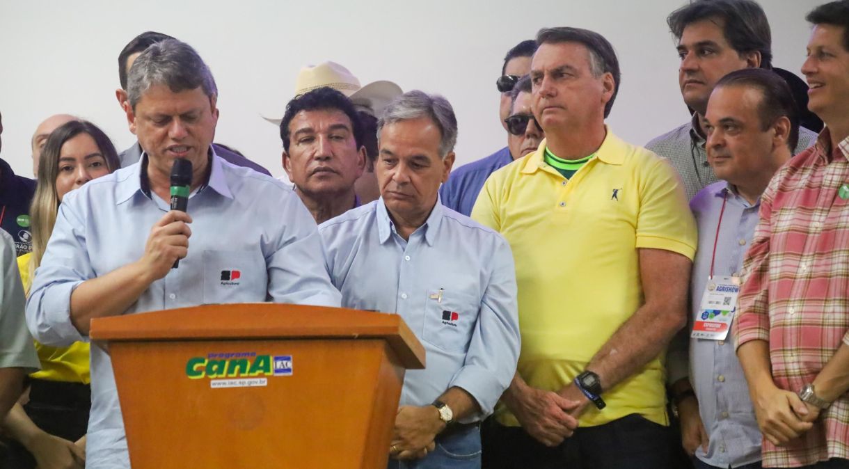 O governador Tarcísio de Freitas e o ex-presidente Jair Bolsonaro, na Agrishow, na cidade de Ribeirão Preto (SP)