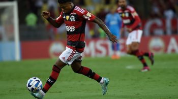 Tricolor paulista abriu negociações com o meia-atacante afastado pelo Flamengo nesta segunda-feira (29)