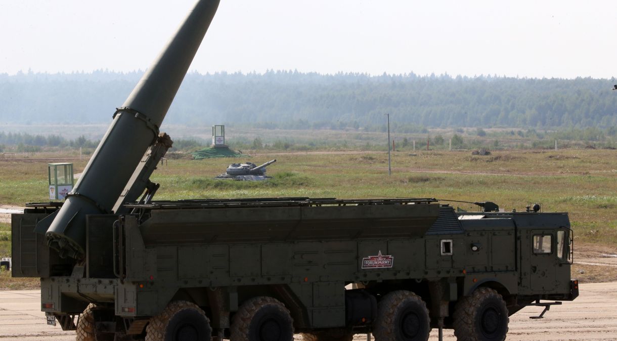 Um lançador de mísseis russo Iskander-E.