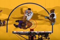 Warriors atropelam Lakers e empatam série dos playoffs da NBA