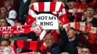 Por que os torcedores do Liverpool vaiaram o hino britânico em Anfield após a coroação do rei Charles III