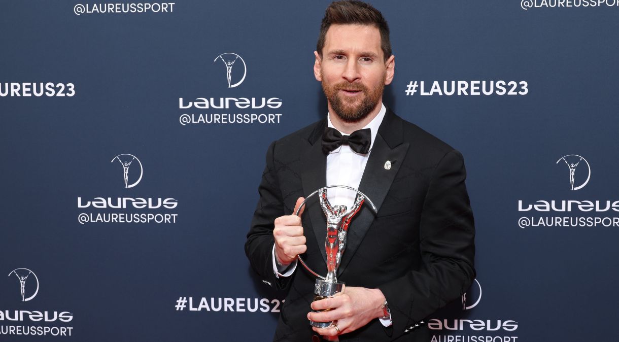 Messi recebe o prêmio Laureus em Paris