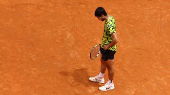 Tenista espanhol caiu nas oitavas por 2 sets a 0 para adversário número 135 do ranking da ATP