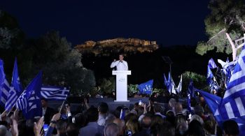 Atual primeiro-ministro Kyriakos Mitsotakis, do partido Nova Democracia, enfrenta seu antecessor, o esquerdista Alexis Tsipras, do Syriza; pleito acontece neste domingo