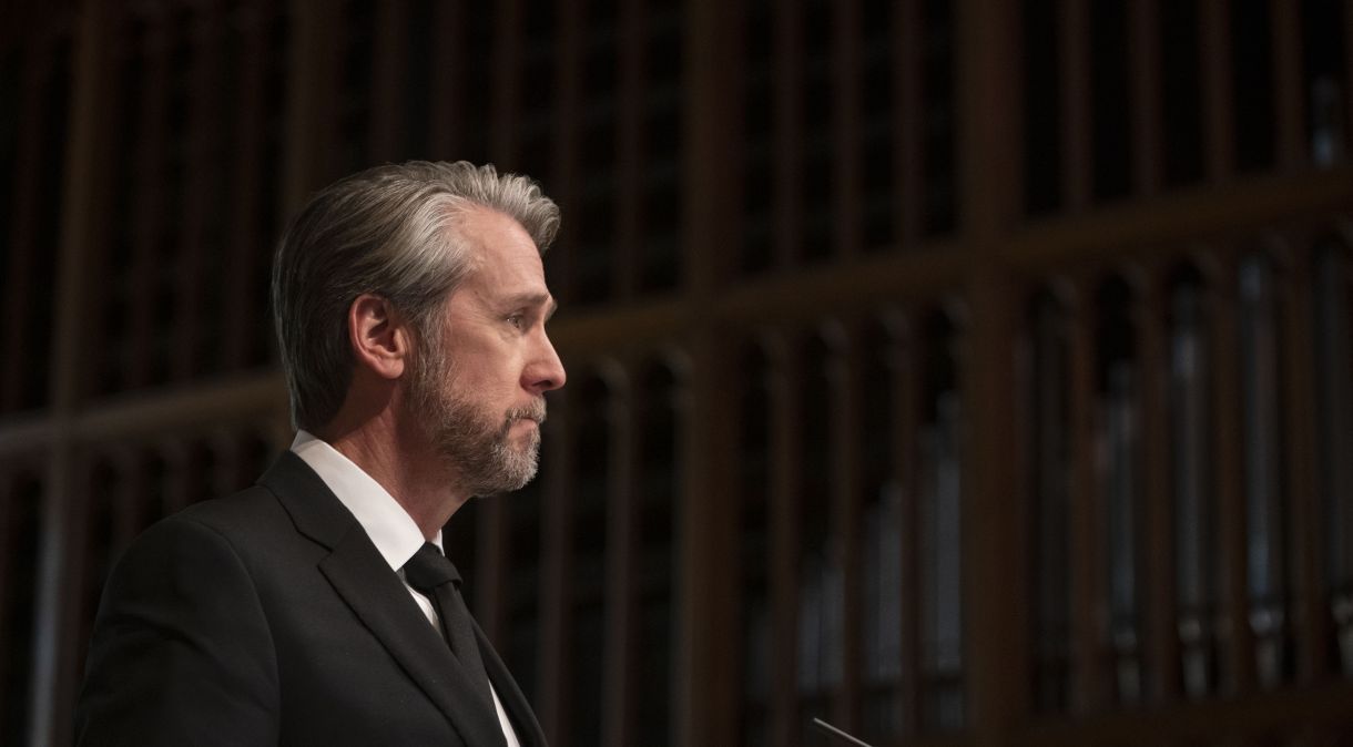 Connor (Alan Ruck,) um dos irmãos de "Succession"