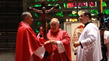 Os criminosos levaram os celulares do arcebispo e do motorista, um anel episcopal, paramentos (roupas de missa), báculo (cajado), livros, relógios e o carro