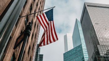 Moody's afirma que medidas refletem “tensão contínua no setor bancário dos Estados Unidos e potenciais fraquezas do capital regulatório”
