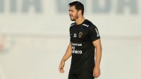 Giuliano não convence Luxemburgo e perde espaço no Corinthians