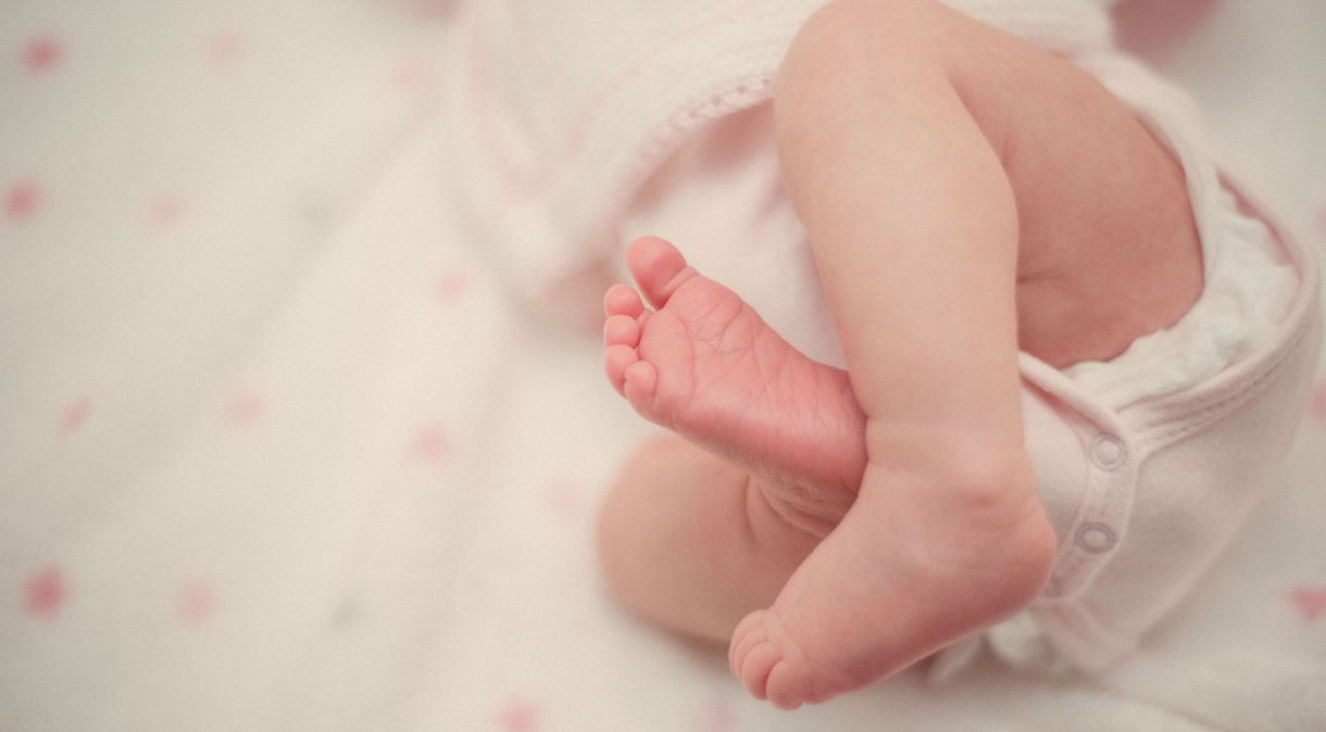 Bebês recém-nascidos do sexo feminino podem apresentar sangramentos nos primeiros dias