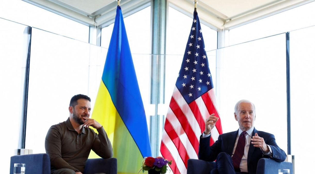 O presidente Joe Biden se encontra com o presidente ucraniano Volodymyr Zelensky em Hiroshima no domingo.