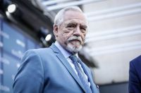 Brian Cox diz que “se sentiu rejeitado” com fim de seu personagem em “Succession”