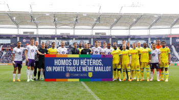 Toulouse excluiu atletas do jogo contra o Nantes, no Campeonato Francês; atletas alegam "crenças pessoais"