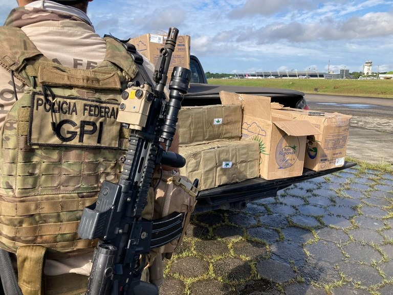 Polícia Federal apreende 290 kg de maconha em avião de Igreja Quadrangular