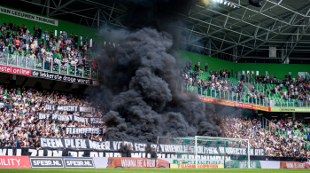 Partida entre FC Groningen e Ajax foi interrompida e, depois, cancelada.