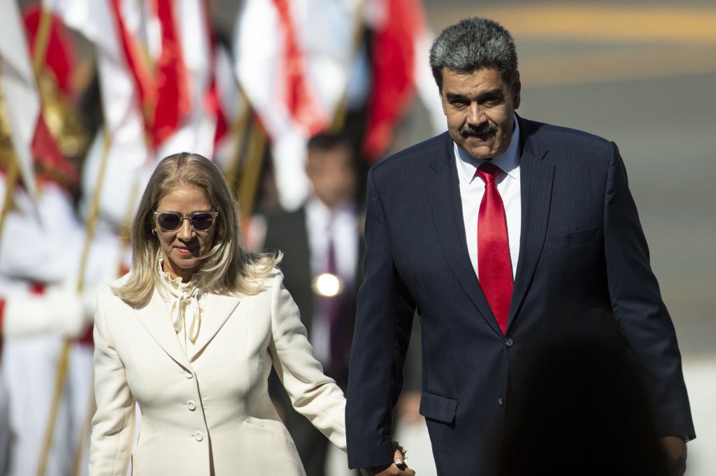 Presidente da Venezuela, Nicolás Maduro, e sua esposa, Cilia Flores, chegam ao Palácio do Planalto