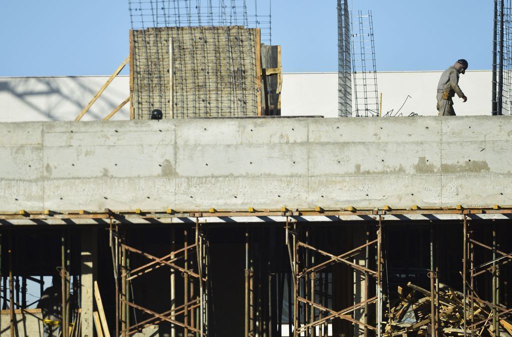 Construção em Brasília: setor, um dos que mais sofre com alta de juros, é também um dos que mais empregam homens negros