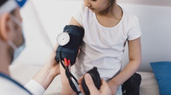 No Brasil, estima-se que a prevalência de hipertensos na população pediátrica varia de 3 a 15%, de acordo com o Ministério da Saúde