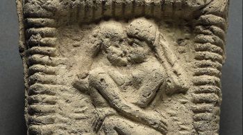Pesquisadores afirmam que o ato de beijar parece ter sido praticado em várias culturas antigas ao longo de vários milênios