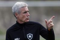 Botafogo anuncia saída do técnico português Luís Castro