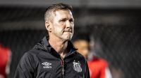 Santos demite o técnico Paulo Turra