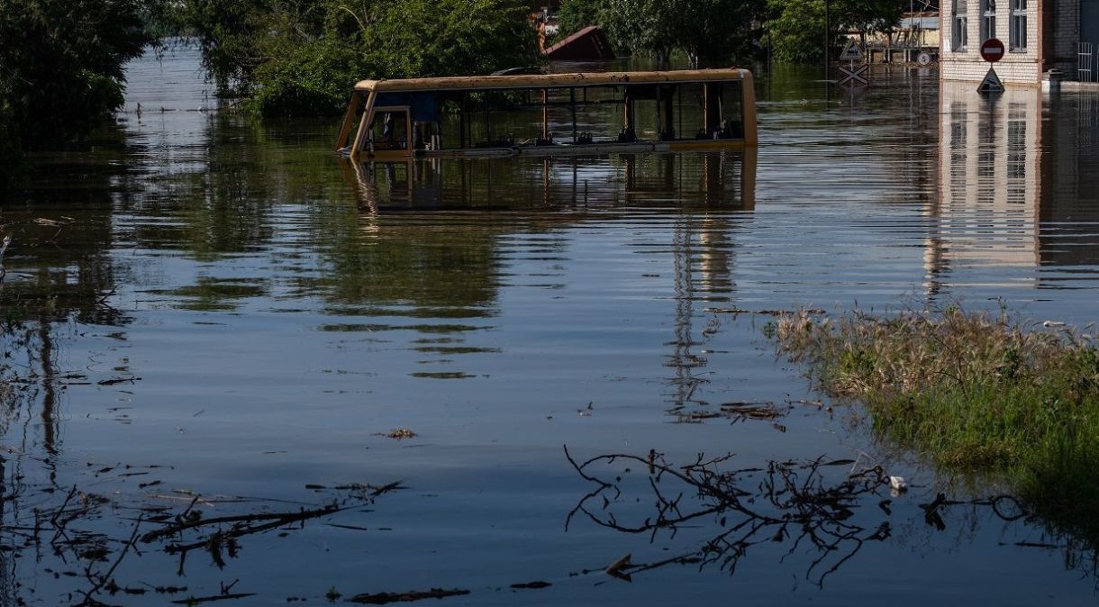 Nível da água subiu perigosamente em Kherson e outras cidades da região