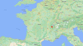 Quatro crianças sofreram ferimentos após o incidente, de acordo com a prefeitura de Haute-Savoie
