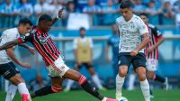 Em duelo de tricolores, Grêmio vence São Paulo de virada por 2 a 1 em casa