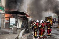 Explosão de gás causa incêndio em edifício de Paris; duas pessoas estão desaparecidas