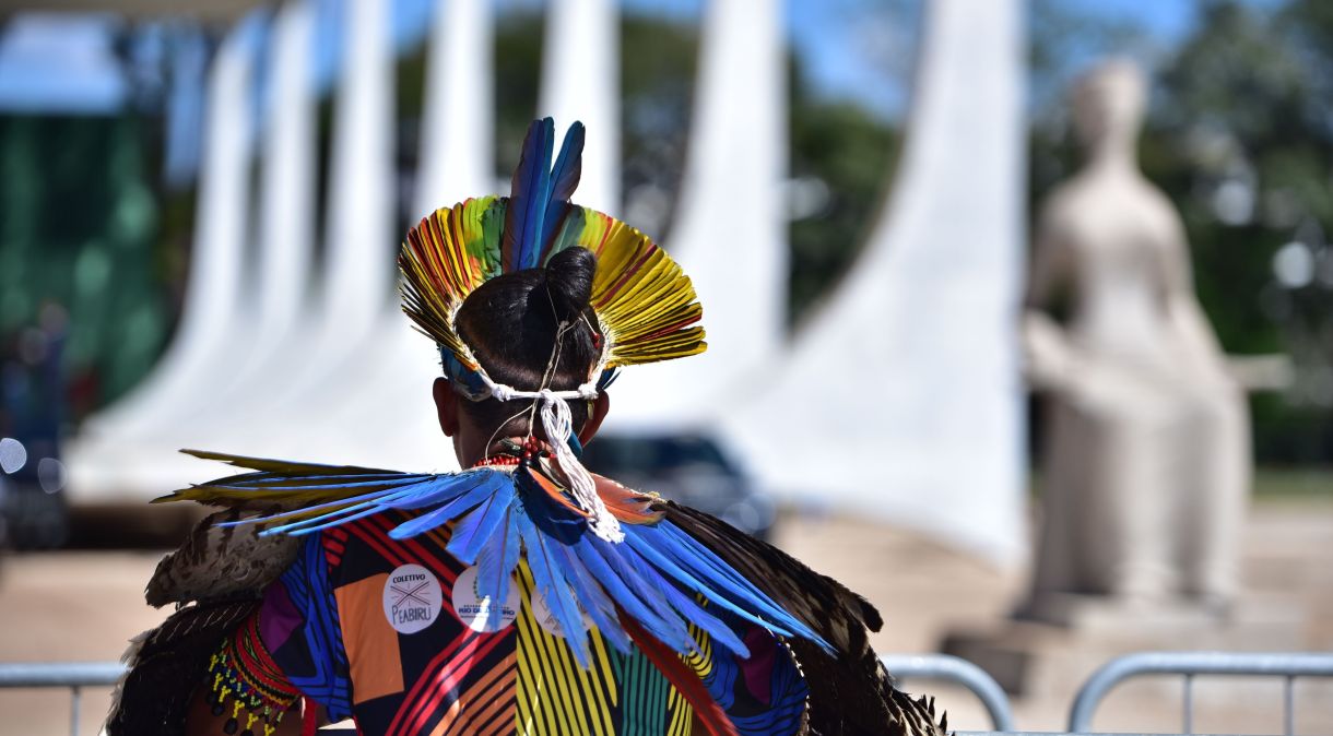 Indígenas na Praça dos Três Poderes, em Brasília