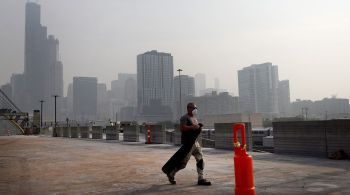 Ao menos 12 estados norte-americanos estão sob alertas de qualidade do ar do meio-oeste à costa do Atlântico; cidades como Chicago e Detroit atingiram níveis “muito insalubres”