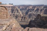 Homem morre após sofrer queda de 1.200 metros de atração turística no Grand Canyon, nos EUA