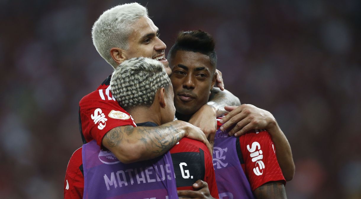 Pedro comemora o segundo gol do Flamengo