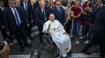 Segundo Sergio Alfieri, cirurgião-chefe que operou o pontífice em 7 de junho, ele está bem 